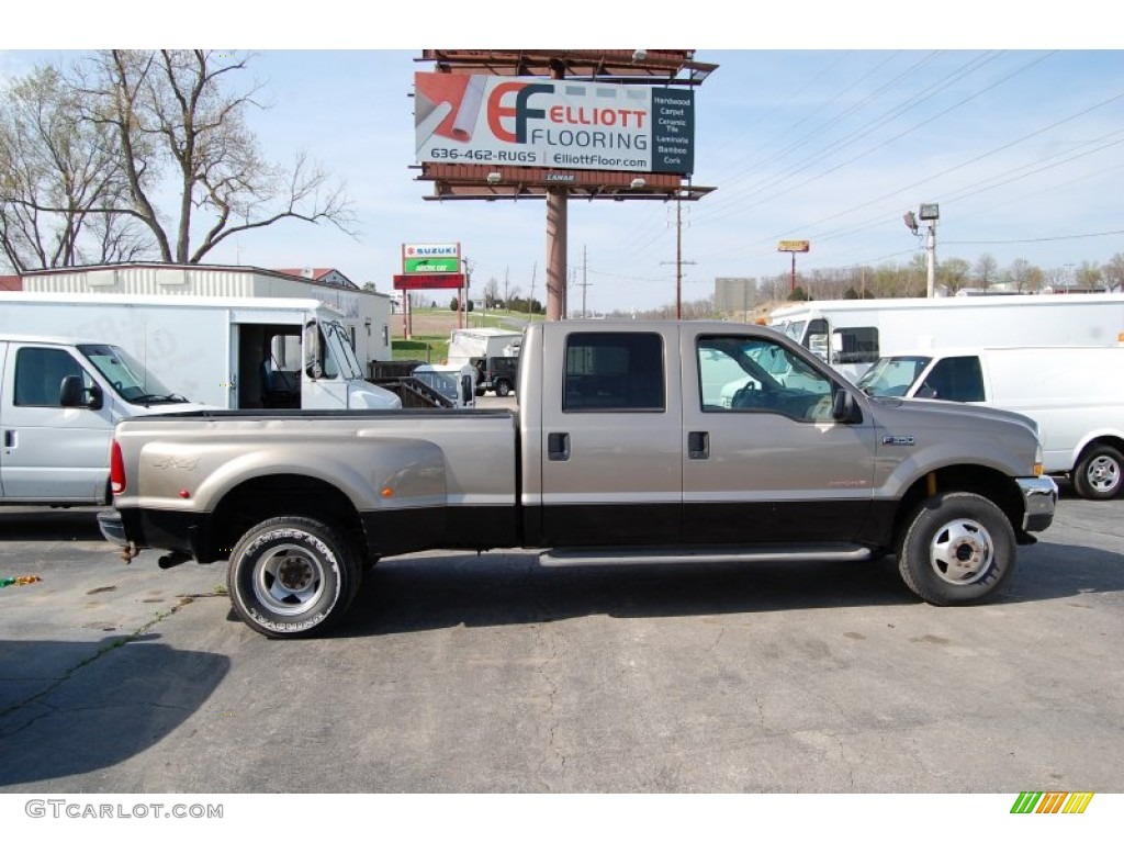 2004 F350 Super Duty Lariat Crew Cab 4x4 Dually - Arizona Beige Metallic / Medium Parchment photo #31