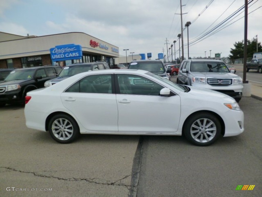 2013 Camry XLE - Super White / Ash photo #7