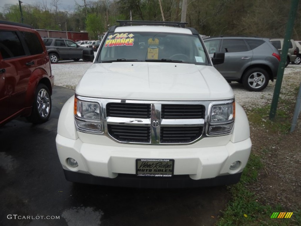 2007 Nitro SLT 4x4 - Stone White / Dark Khaki/Medium Khaki photo #2