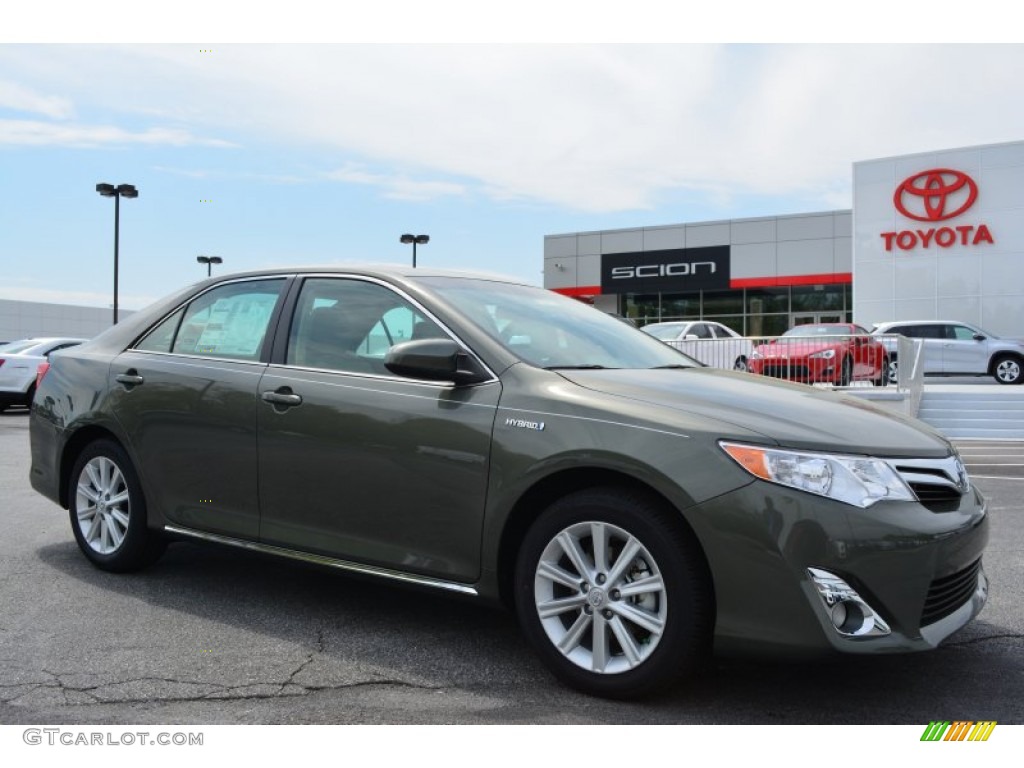 2014 Camry Hybrid XLE - Cypress Pearl / Ivory photo #1