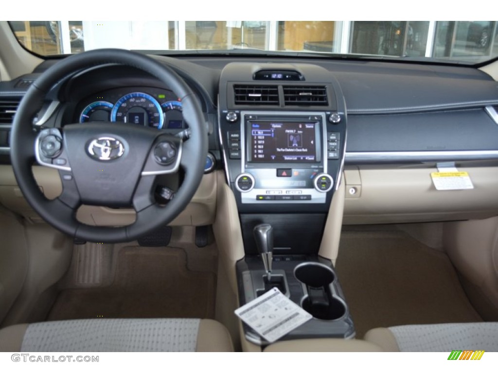 2014 Camry Hybrid XLE - Cypress Pearl / Ivory photo #11