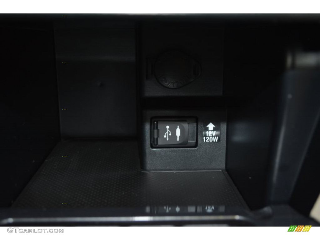 2014 Camry Hybrid XLE - Cypress Pearl / Ivory photo #17