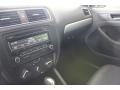 Black - Jetta SE Sedan Photo No. 18