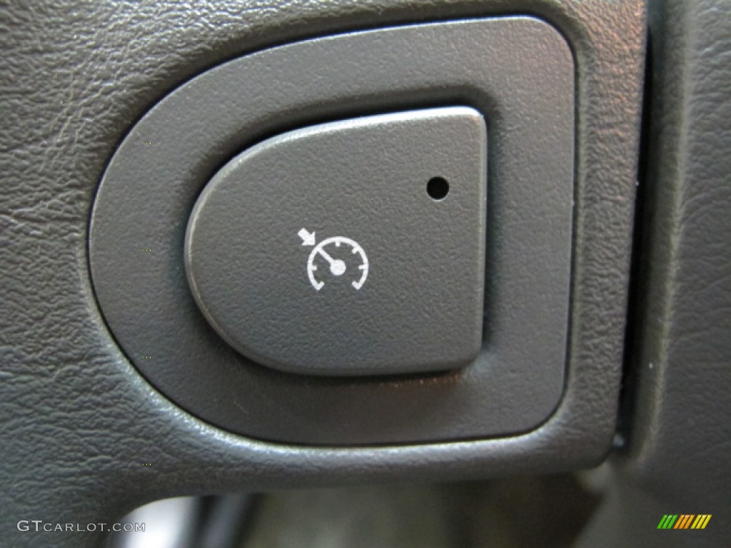 2006 ION 3 Sedan - Black Onyx / Gray photo #31