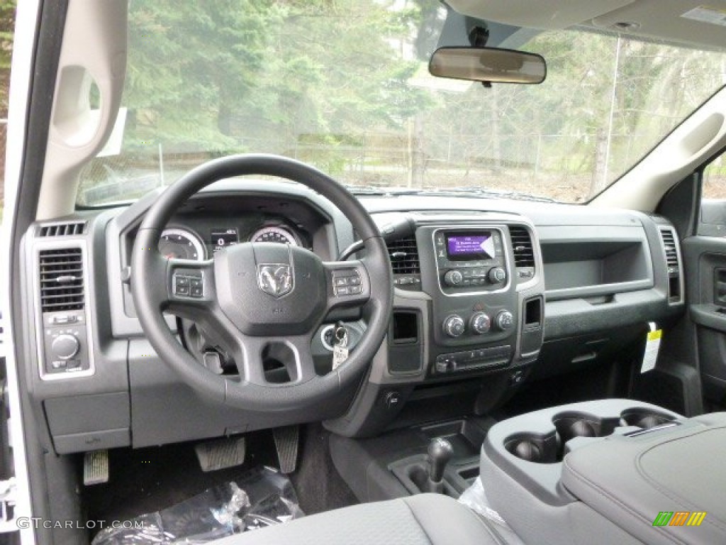 2014 Ram 2500 Tradesman Crew Cab 4x4 Black/Diesel Gray Dashboard Photo #92790534