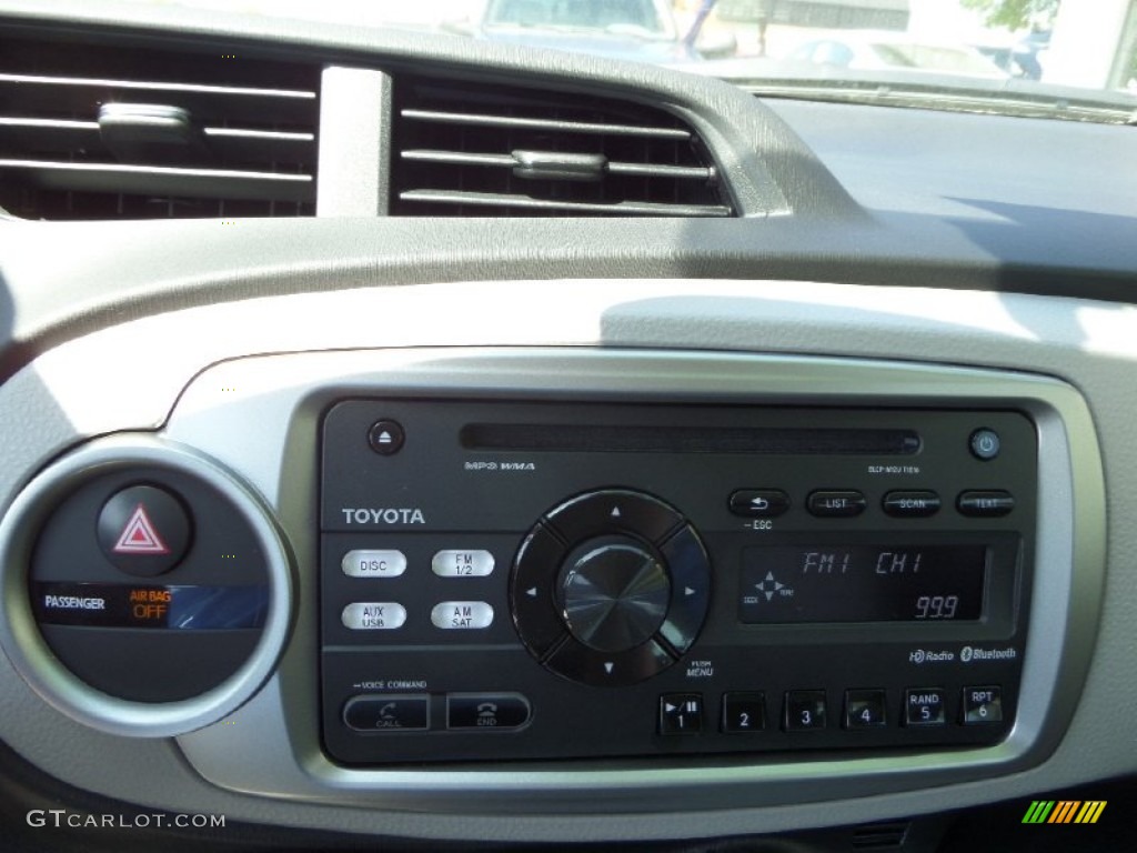 2014 Toyota Yaris L 3 Door Audio System Photos