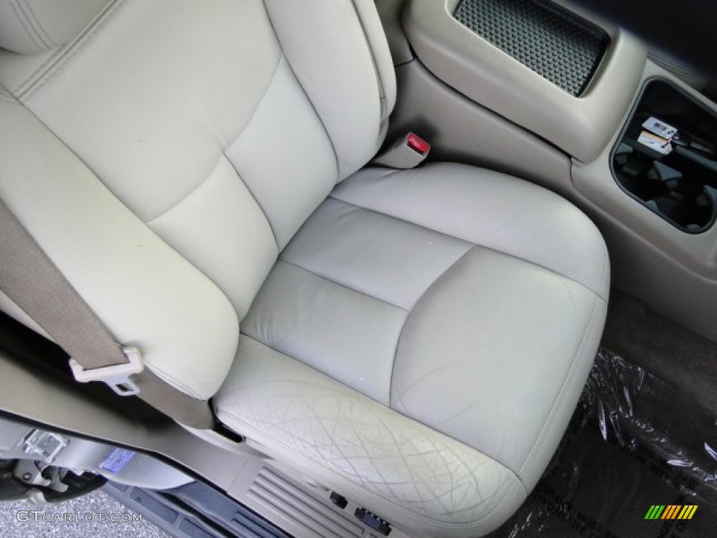 2005 Suburban 1500 LT - Sandstone Metallic / Tan/Neutral photo #15