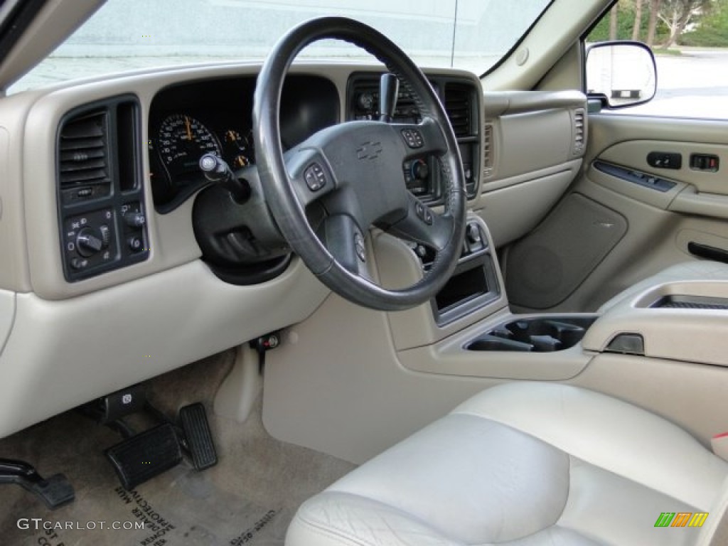 2005 Suburban 1500 LT - Sandstone Metallic / Tan/Neutral photo #17