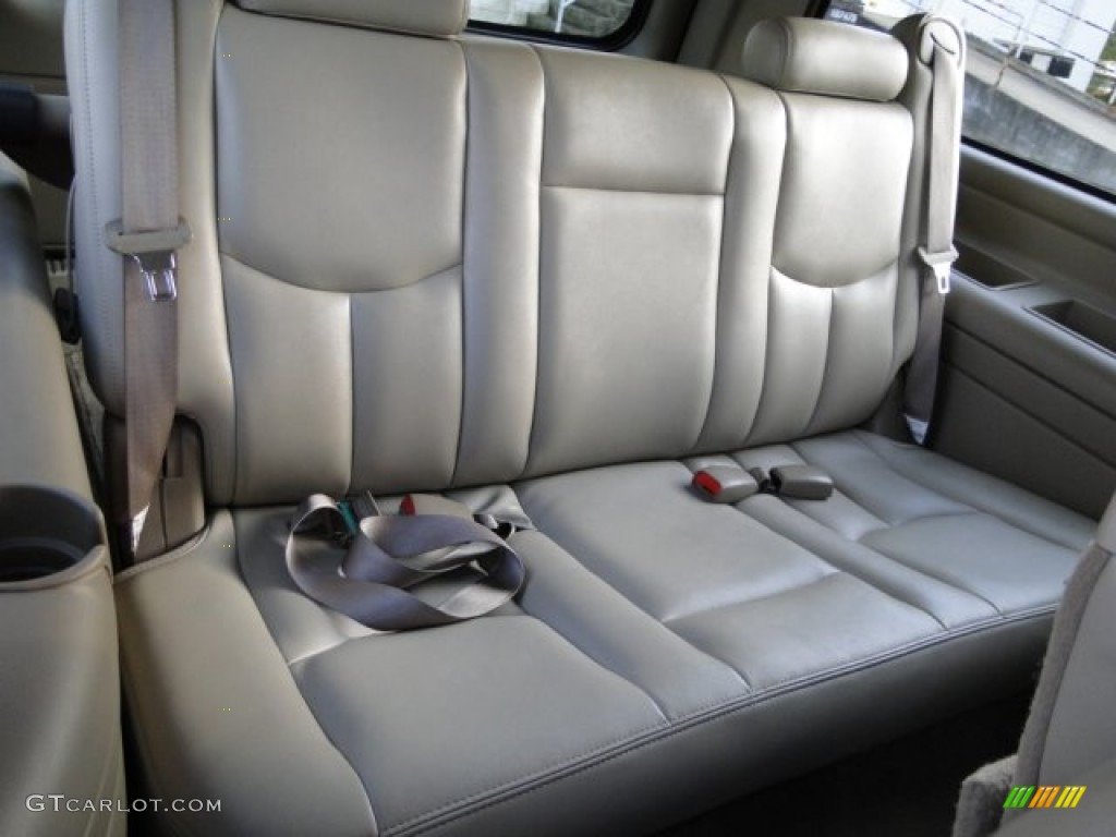 2005 Suburban 1500 LT - Sandstone Metallic / Tan/Neutral photo #18