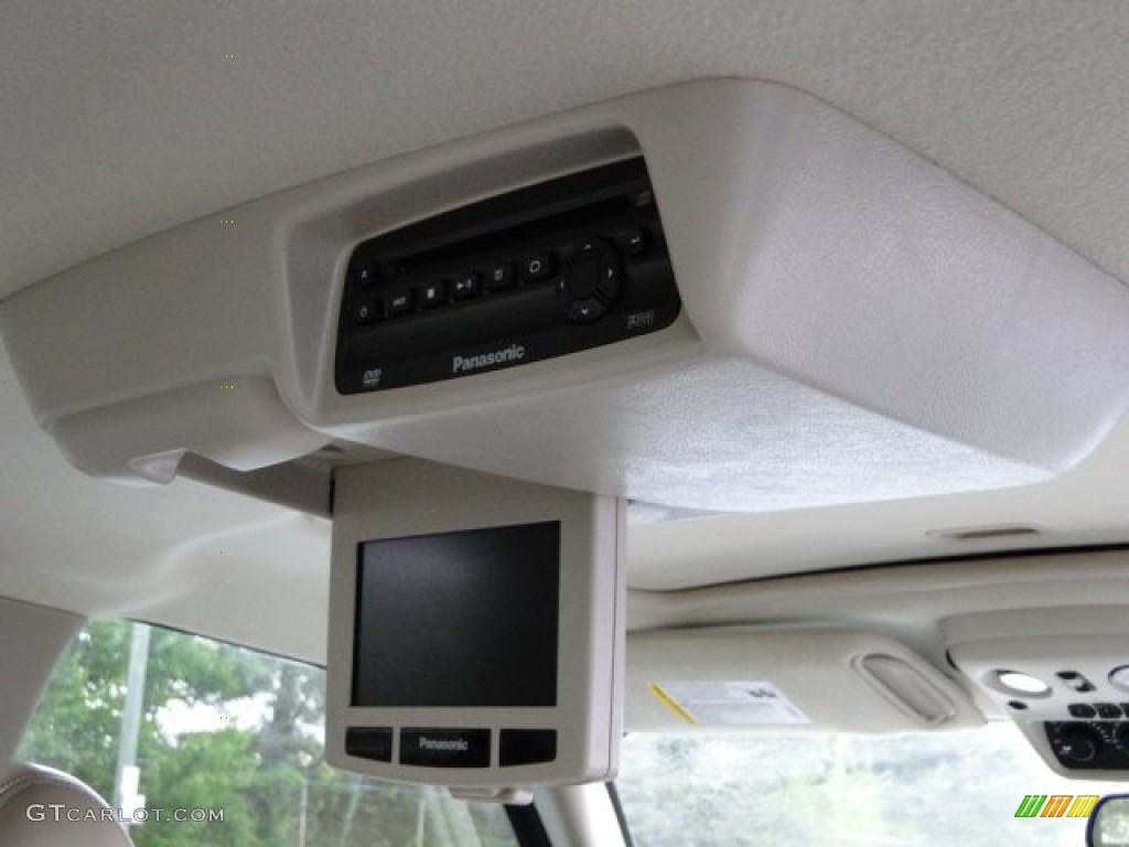2005 Suburban 1500 LT - Sandstone Metallic / Tan/Neutral photo #20