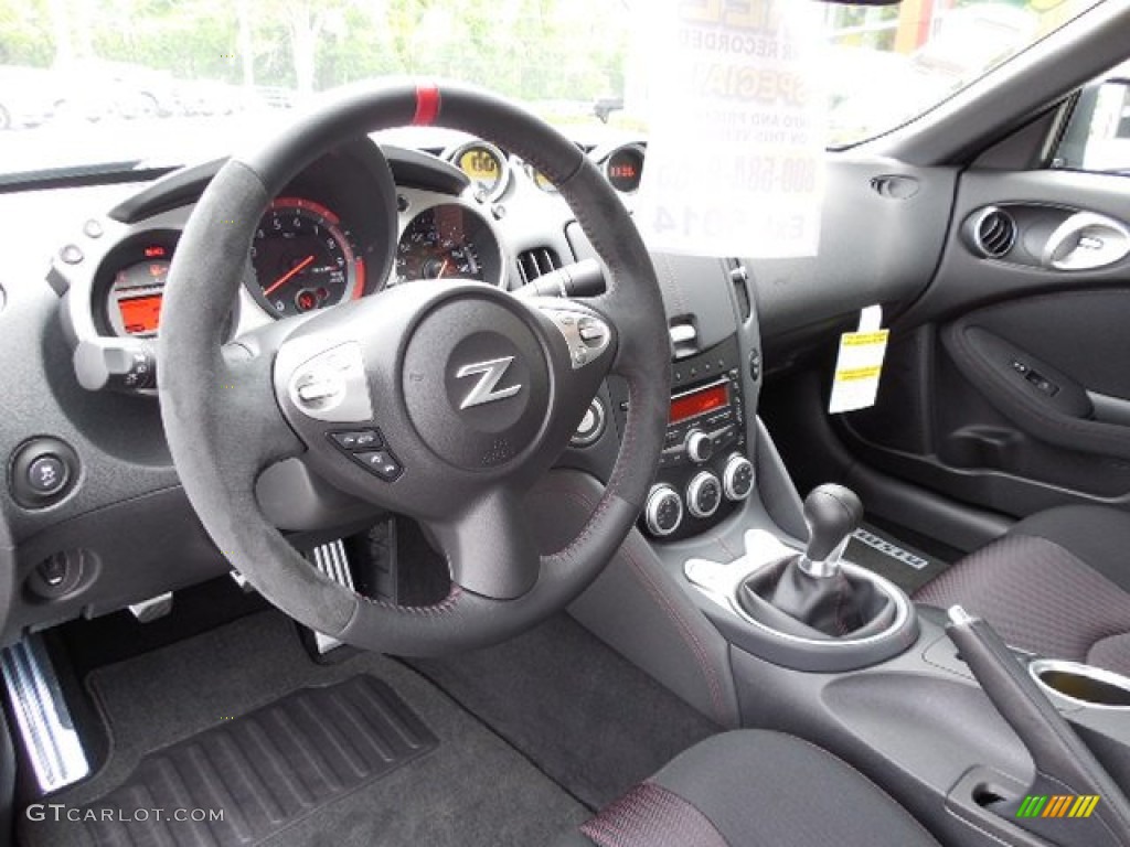 2014 Nissan 370Z NISMO Coupe NISMO Black/Red Dashboard Photo #92792628