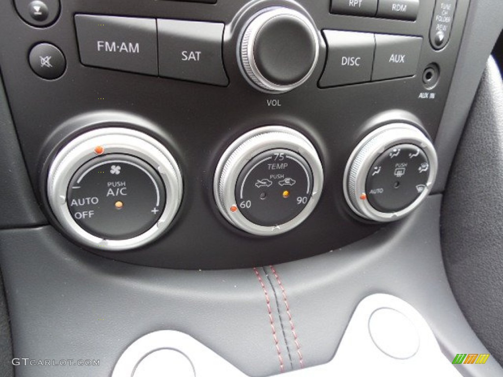 2014 Nissan 370Z NISMO Coupe Controls Photo #92792976