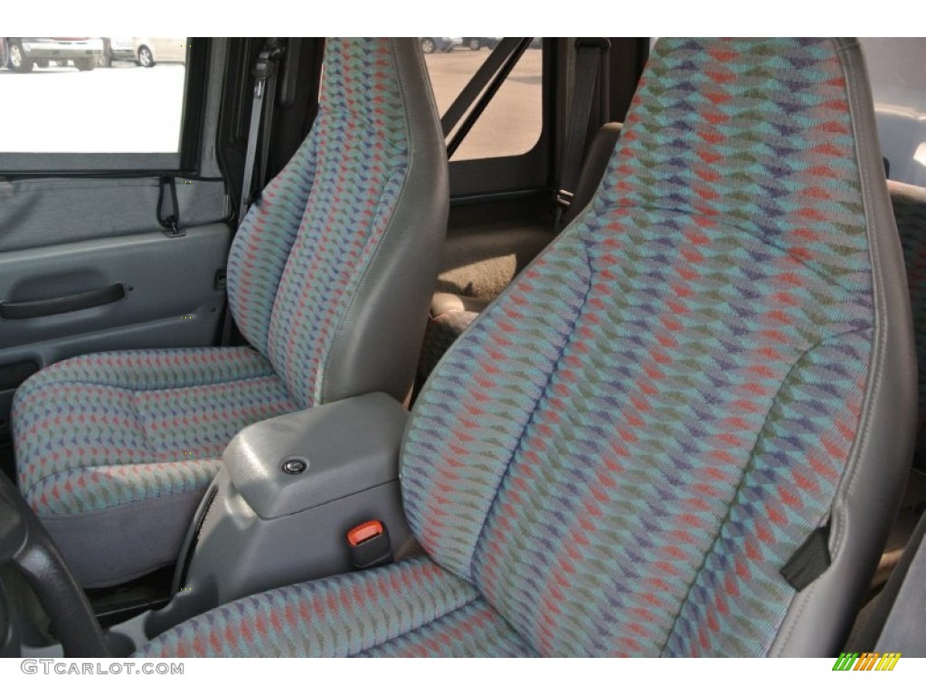 1997 Jeep Wrangler SE 4x4 Front Seat Photo #92794626