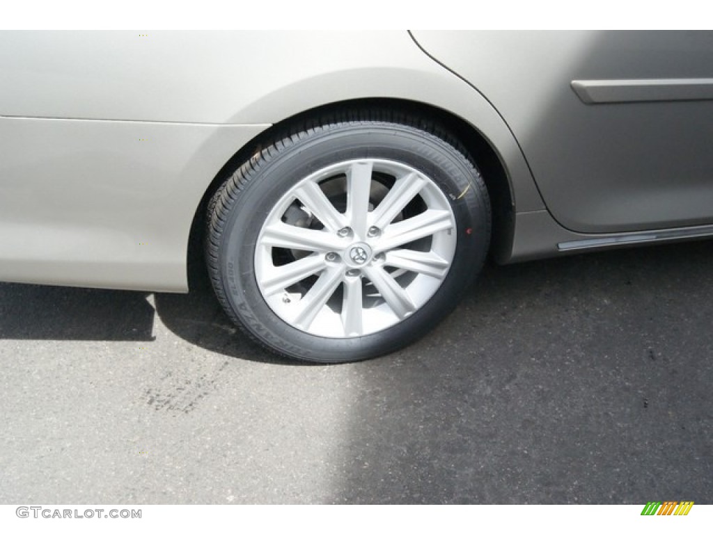 2014 Camry Hybrid XLE - Champagne Mica / Ivory photo #9