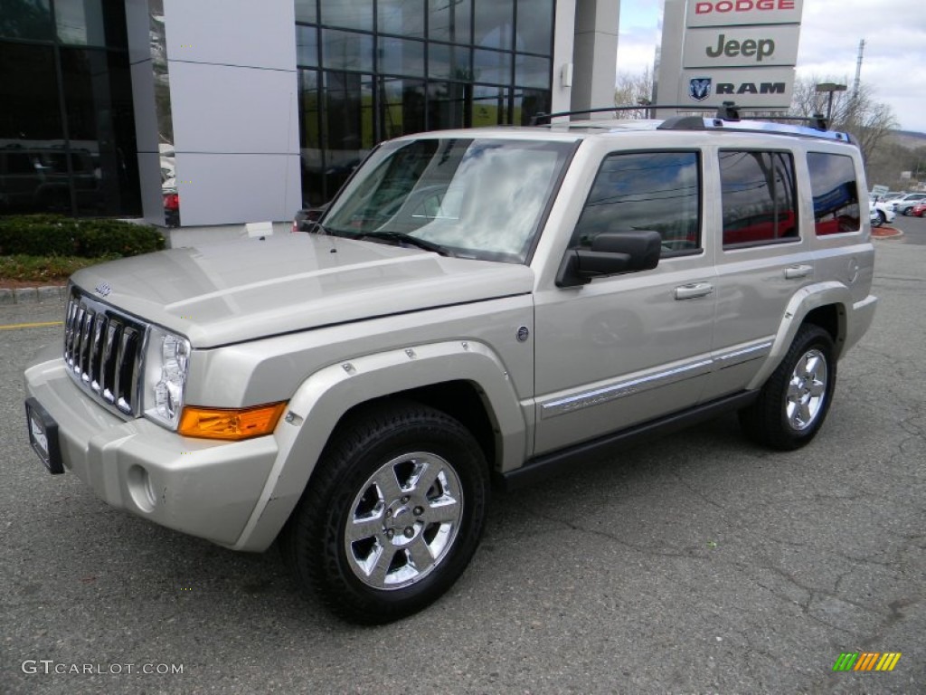 2008 Commander Limited 4x4 - Bright Silver Metallic / Dark Khaki/Light Graystone photo #1