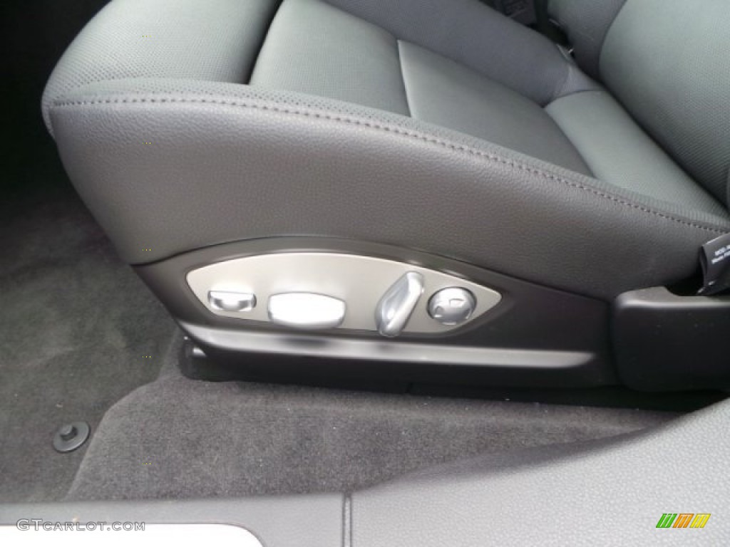 2014 Porsche Panamera S Controls Photo #92807115
