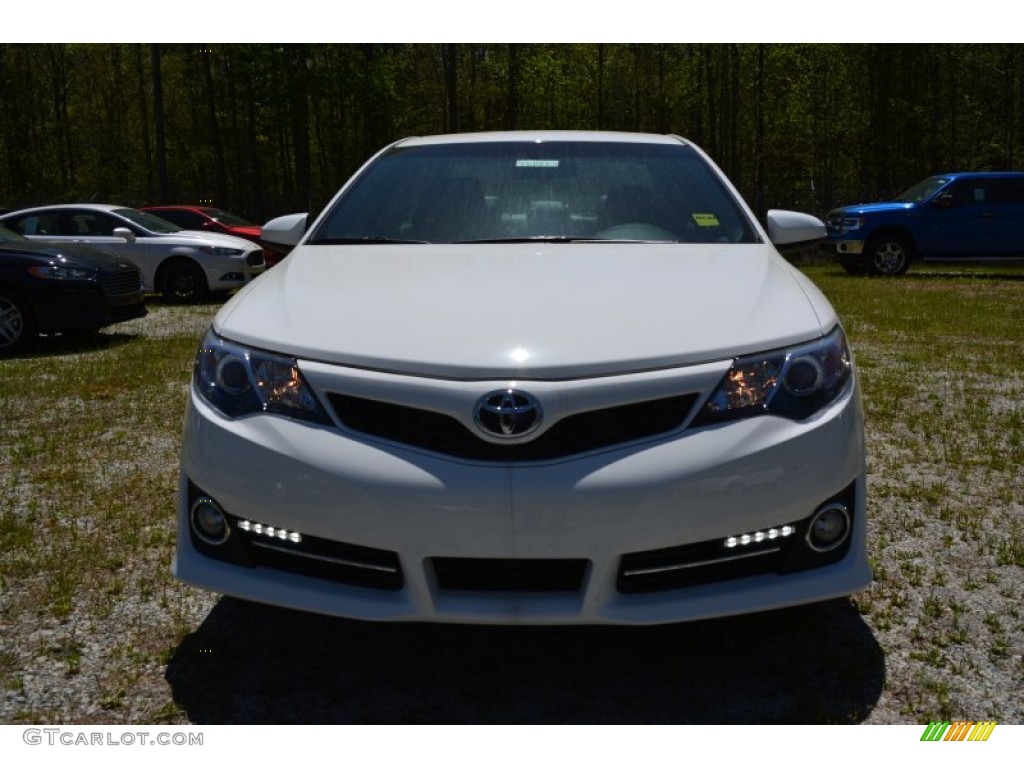 2014 Camry SE - Super White / Black photo #4