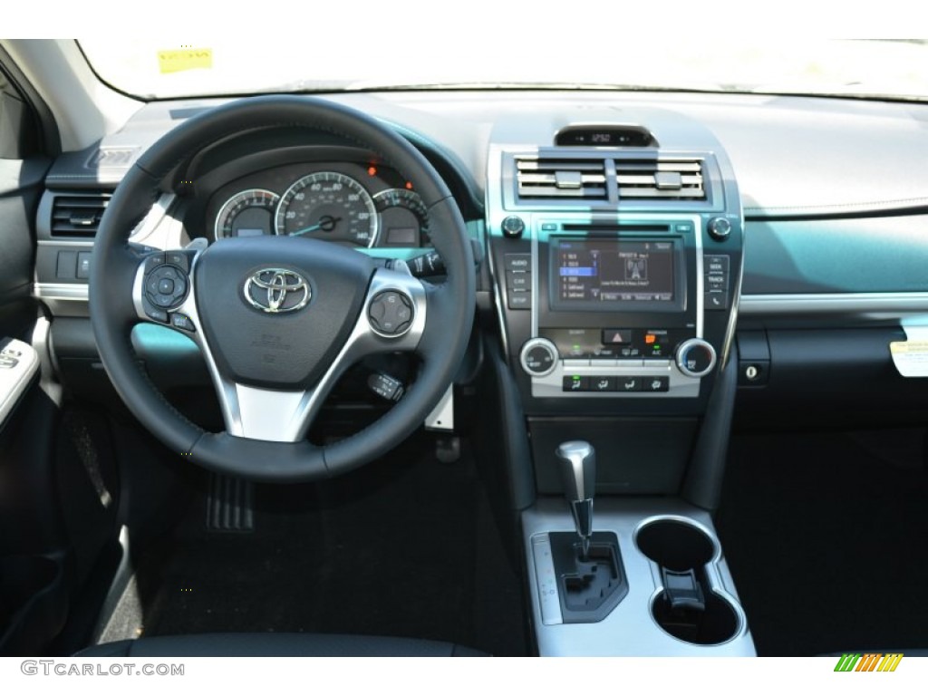 2014 Camry SE - Super White / Black photo #11