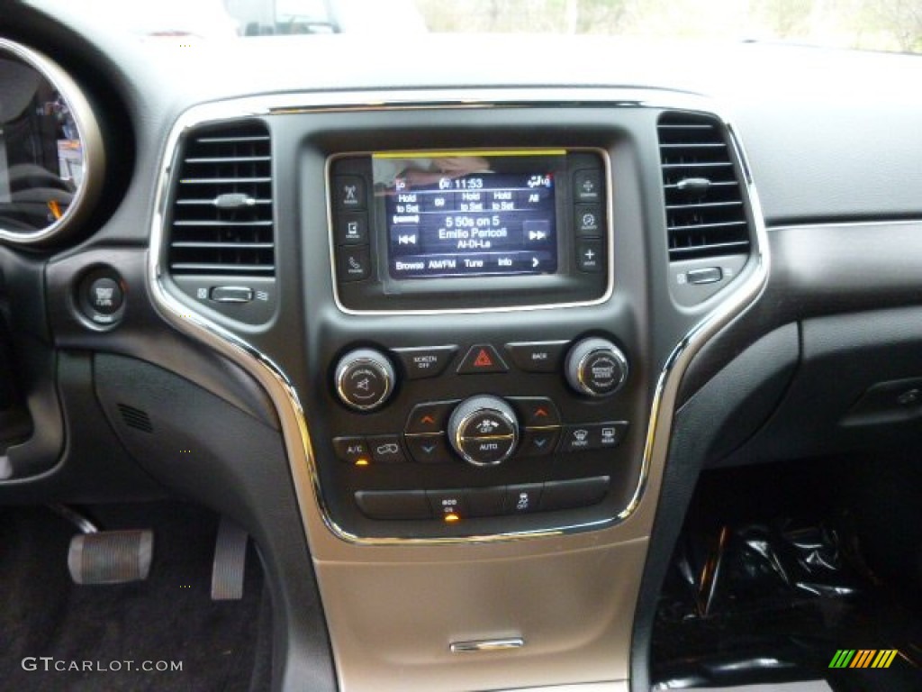 2014 Grand Cherokee Laredo 4x4 - Brilliant Black Crystal Pearl / Morocco Black photo #16