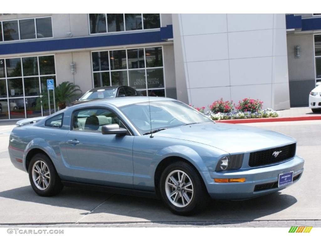 2005 Mustang V6 Premium Coupe - Windveil Blue Metallic / Light Graphite photo #2