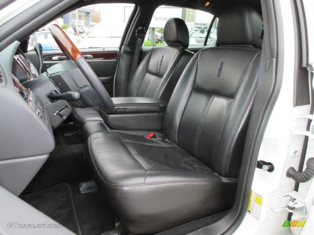 2010 Town Car Signature Limited - Vibrant White / Black photo #10