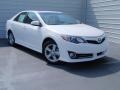 2014 Super White Toyota Camry SE  photo #1