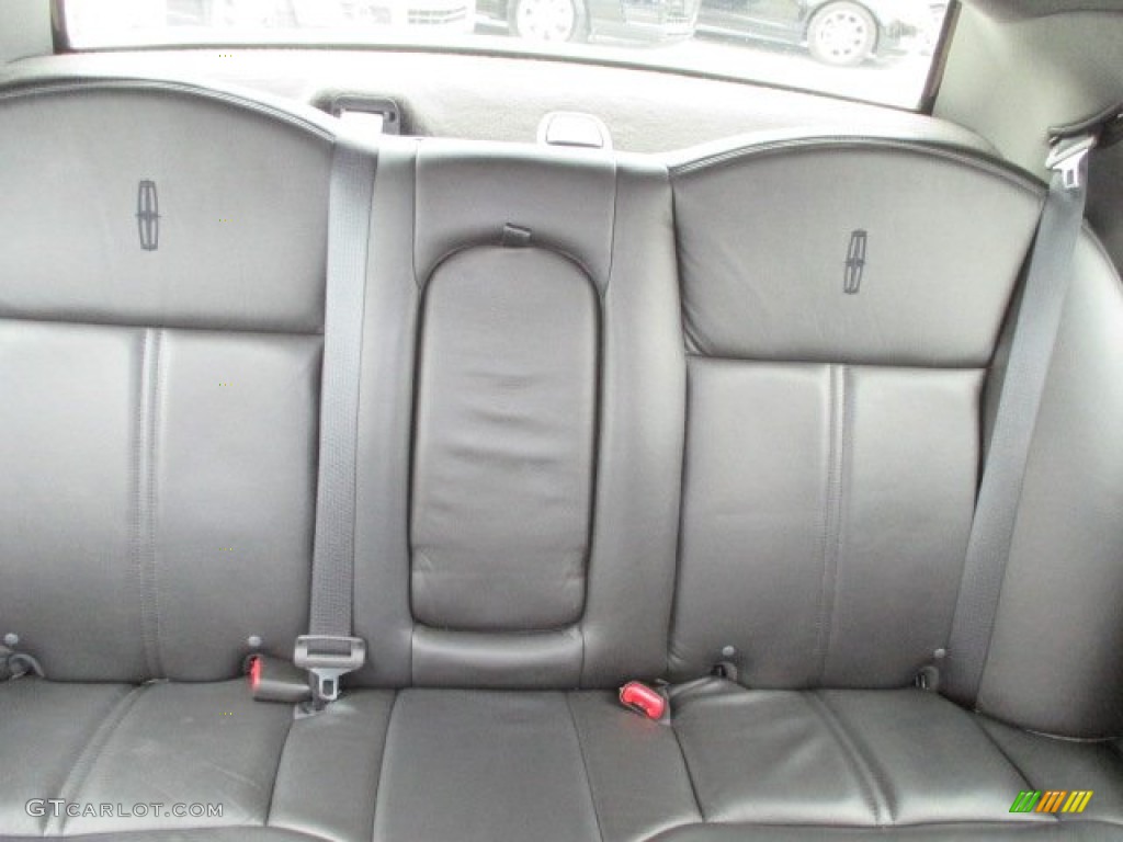 2010 Town Car Signature Limited - Vibrant White / Black photo #20