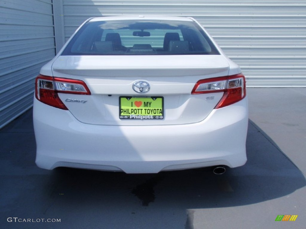 2014 Camry SE - Super White / Black/Ash photo #5