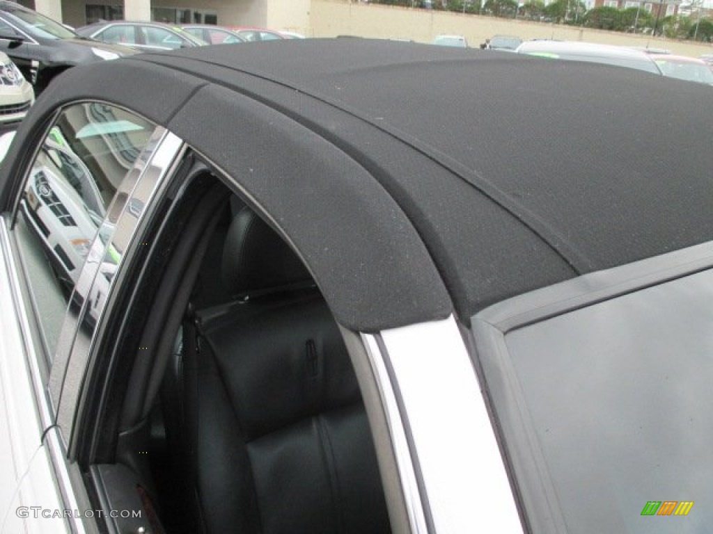 2010 Town Car Signature Limited - Vibrant White / Black photo #26