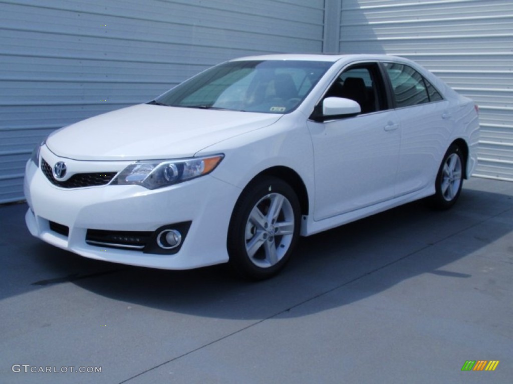 2014 Camry SE - Super White / Black/Ash photo #7
