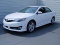 2014 Super White Toyota Camry SE  photo #7