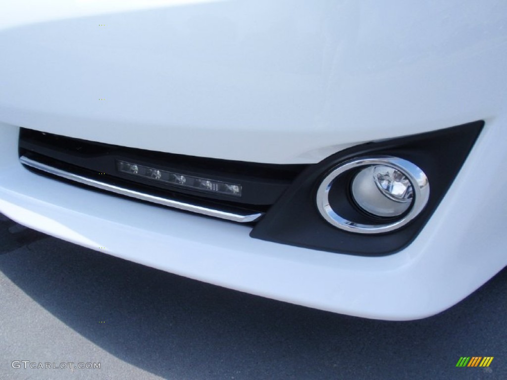 2014 Camry SE - Super White / Black/Ash photo #10