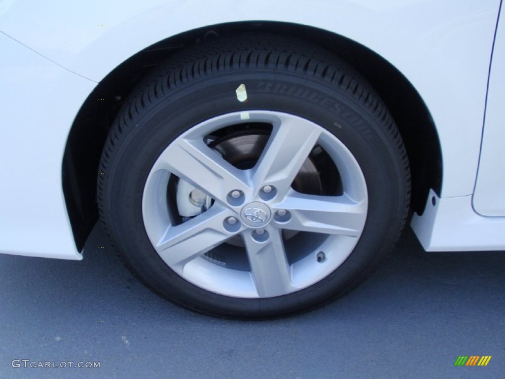 2014 Camry SE - Super White / Black/Ash photo #12