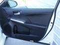 2014 Super White Toyota Camry SE  photo #17