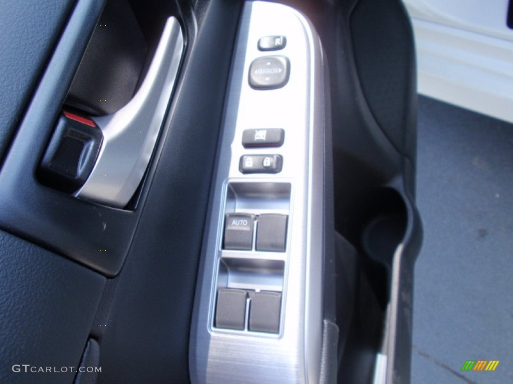 2014 Camry SE - Super White / Black/Ash photo #25