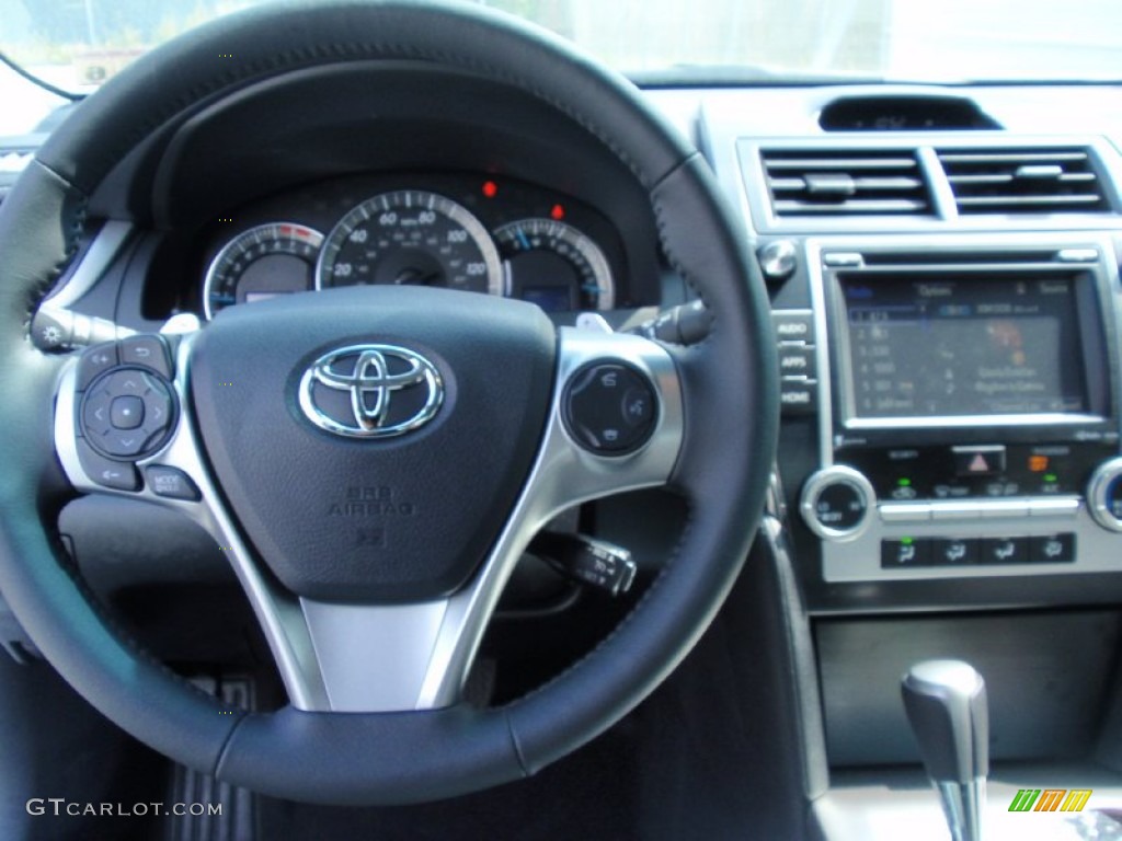 2014 Camry SE - Super White / Black/Ash photo #29