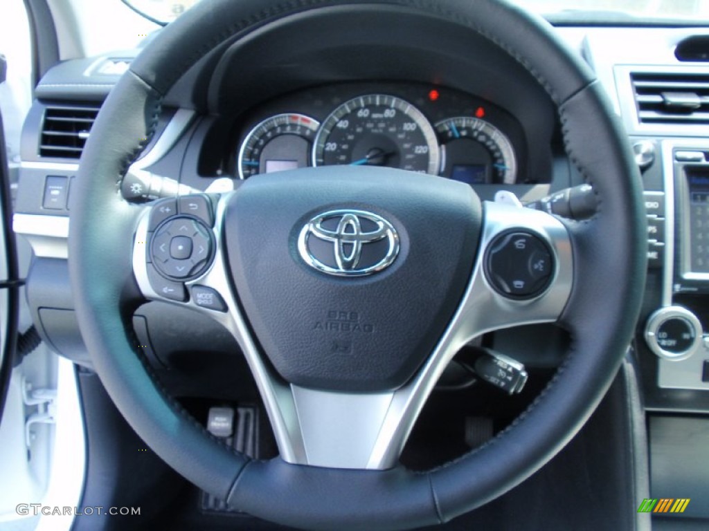 2014 Camry SE - Super White / Black/Ash photo #31