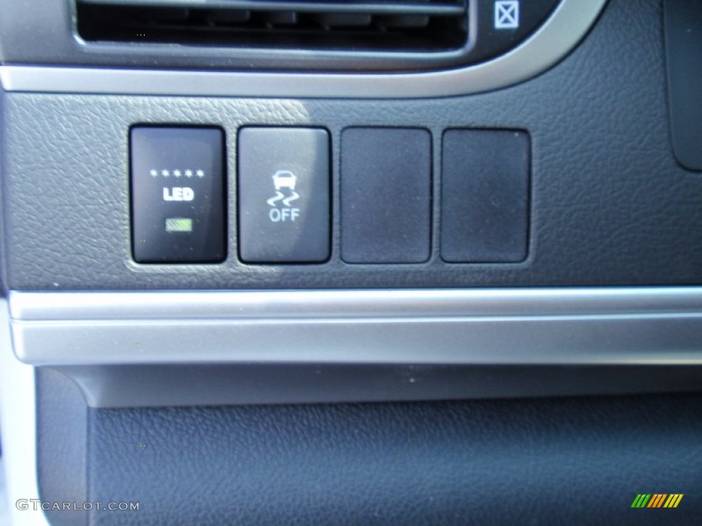 2014 Camry SE - Super White / Black/Ash photo #33