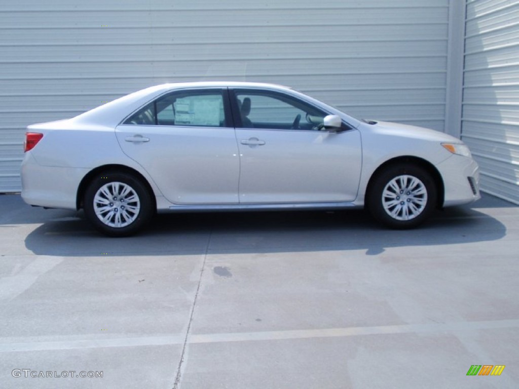 2014 Camry LE - Classic Silver Metallic / Ash photo #3