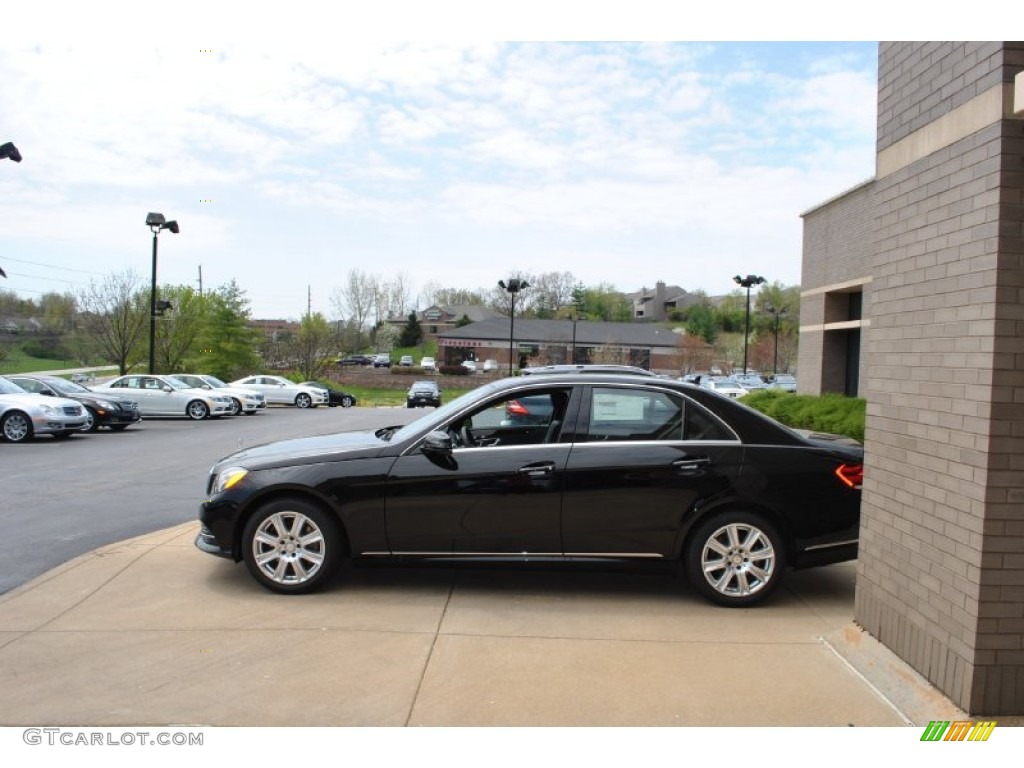2014 E E250 BlueTEC 4Matic Sedan - Black / Black photo #4