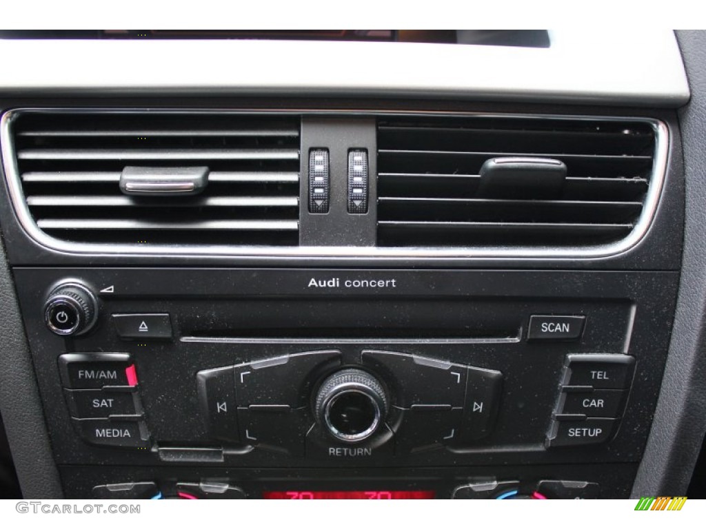 2011 Audi A4 2.0T Sedan Controls Photo #92842880