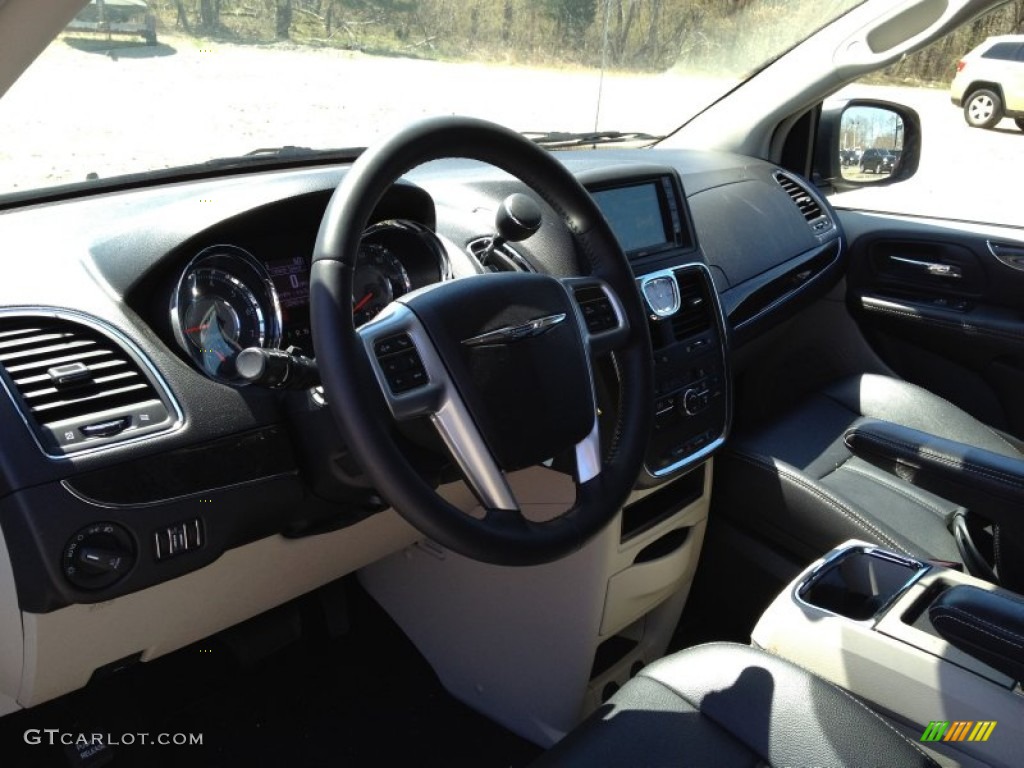 2013 Town & Country Touring - True Blue Pearl / Black/Light Graystone photo #7