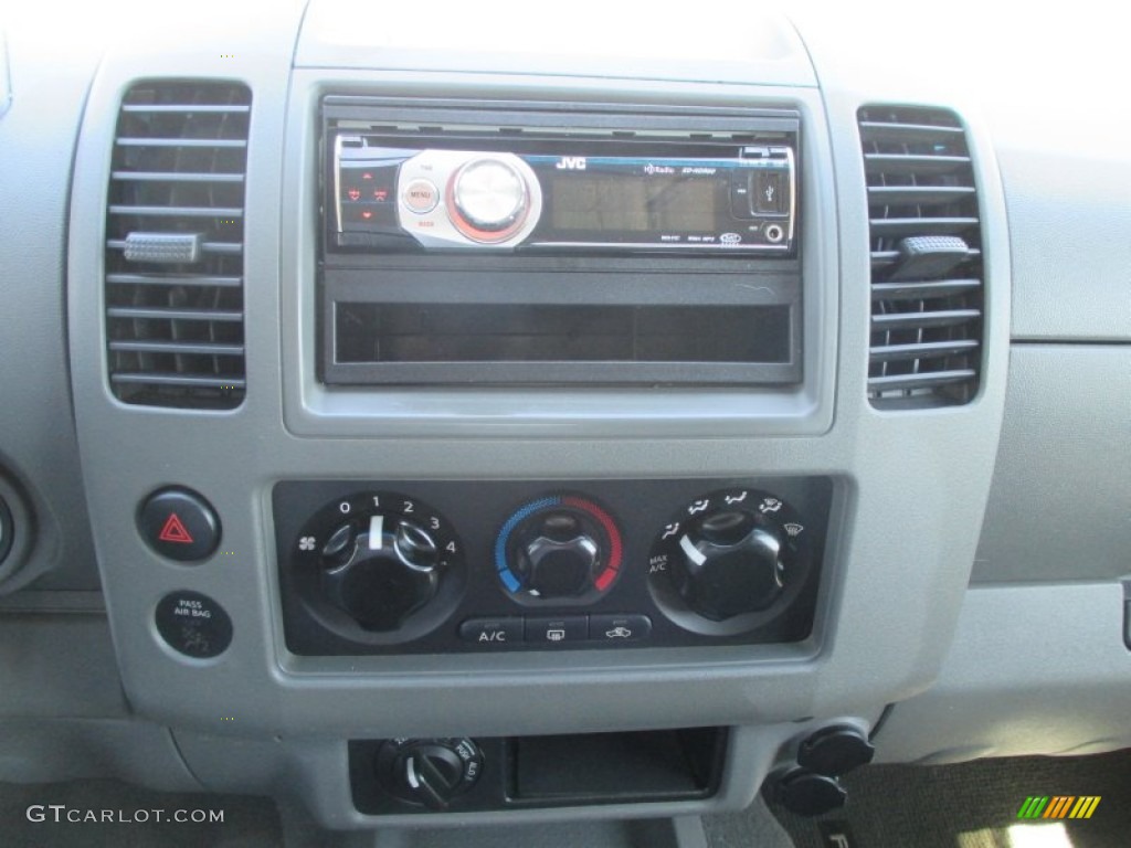 2007 Frontier SE Crew Cab 4x4 - Red Alert / Charcoal photo #6