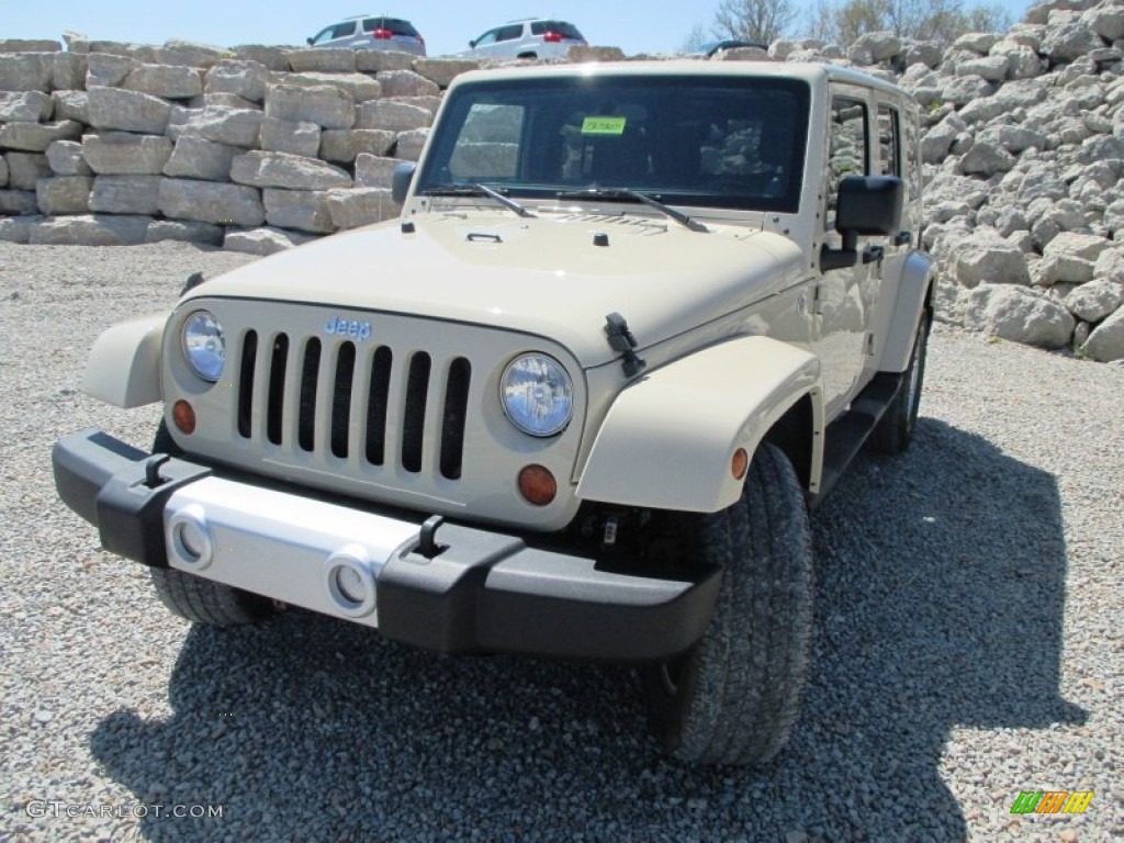 2011 Wrangler Unlimited Sahara 4x4 - Sahara Tan / Black/Dark Saddle photo #2