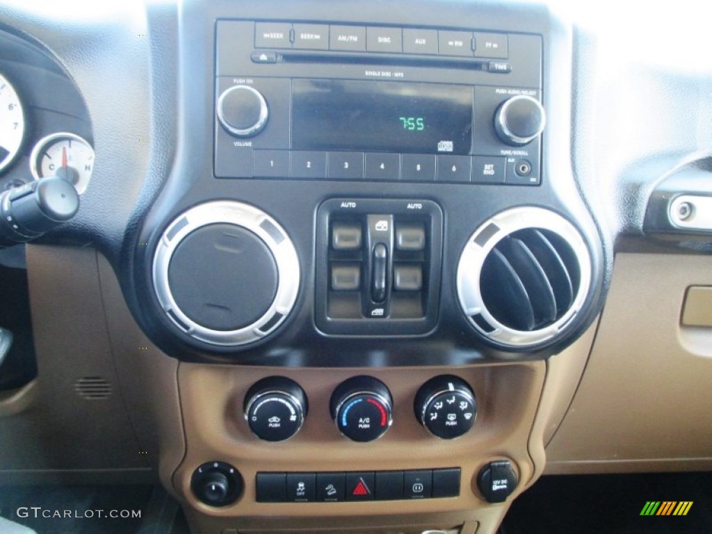 2011 Wrangler Unlimited Sahara 4x4 - Sahara Tan / Black/Dark Saddle photo #8
