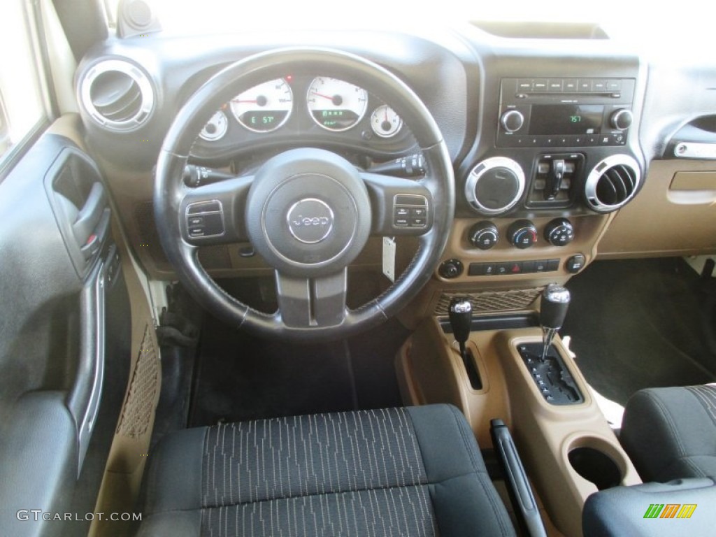 2011 Wrangler Unlimited Sahara 4x4 - Sahara Tan / Black/Dark Saddle photo #20