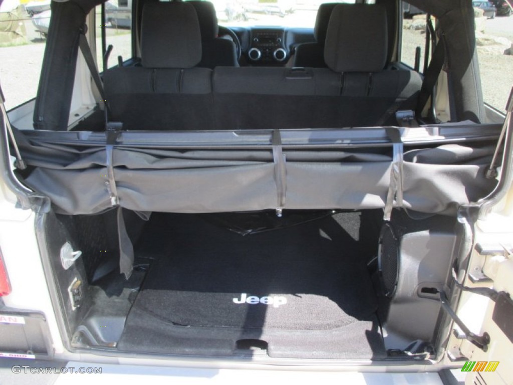 2011 Wrangler Unlimited Sahara 4x4 - Sahara Tan / Black/Dark Saddle photo #26