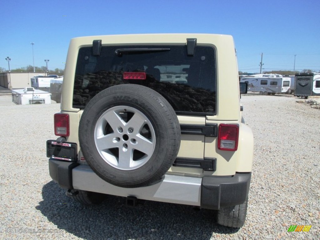 2011 Wrangler Unlimited Sahara 4x4 - Sahara Tan / Black/Dark Saddle photo #27