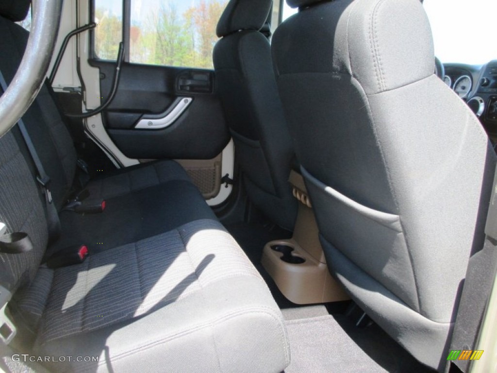 2011 Wrangler Unlimited Sahara 4x4 - Sahara Tan / Black/Dark Saddle photo #28