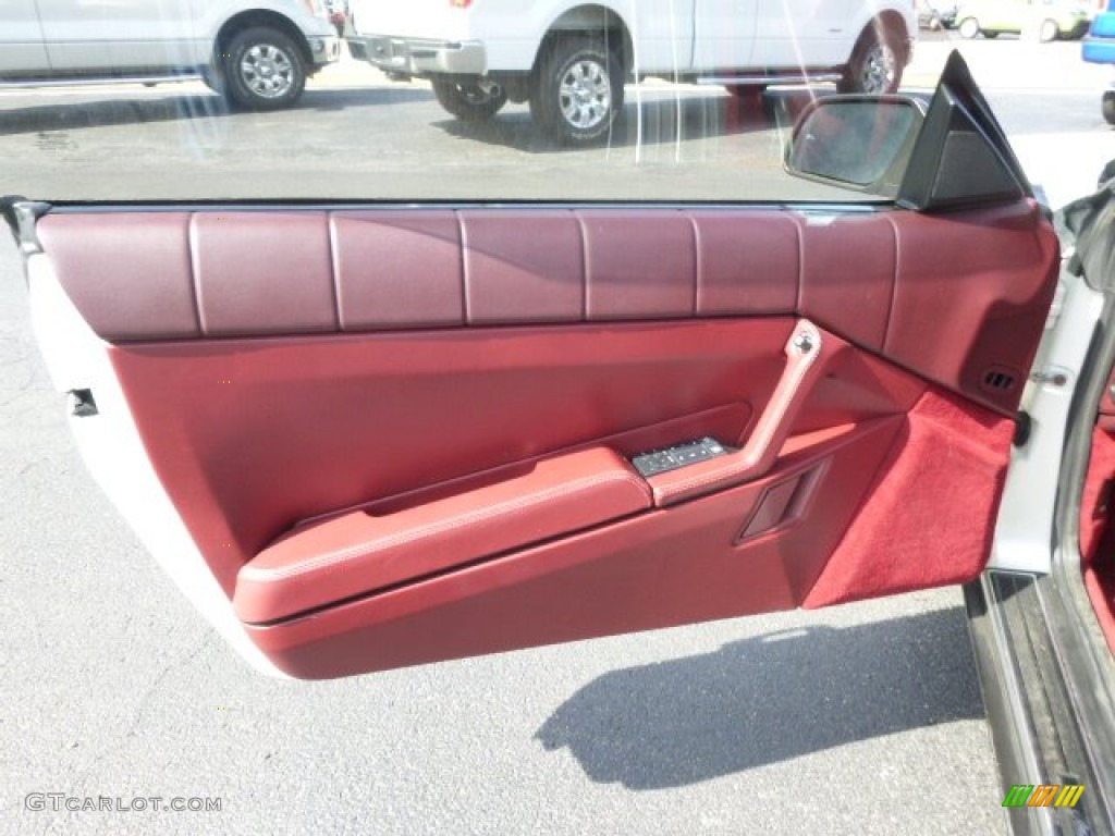 1993 Cadillac Allante Convertible Maroon Door Panel Photo #92854334